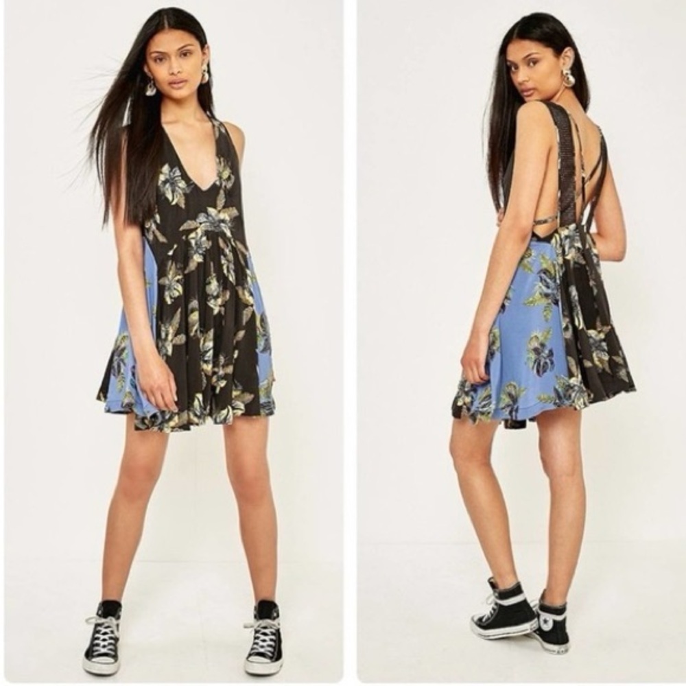 Free People Thought I Was Dreaming Black & Blue Floral V-Neck Fairy Mini Dress M
